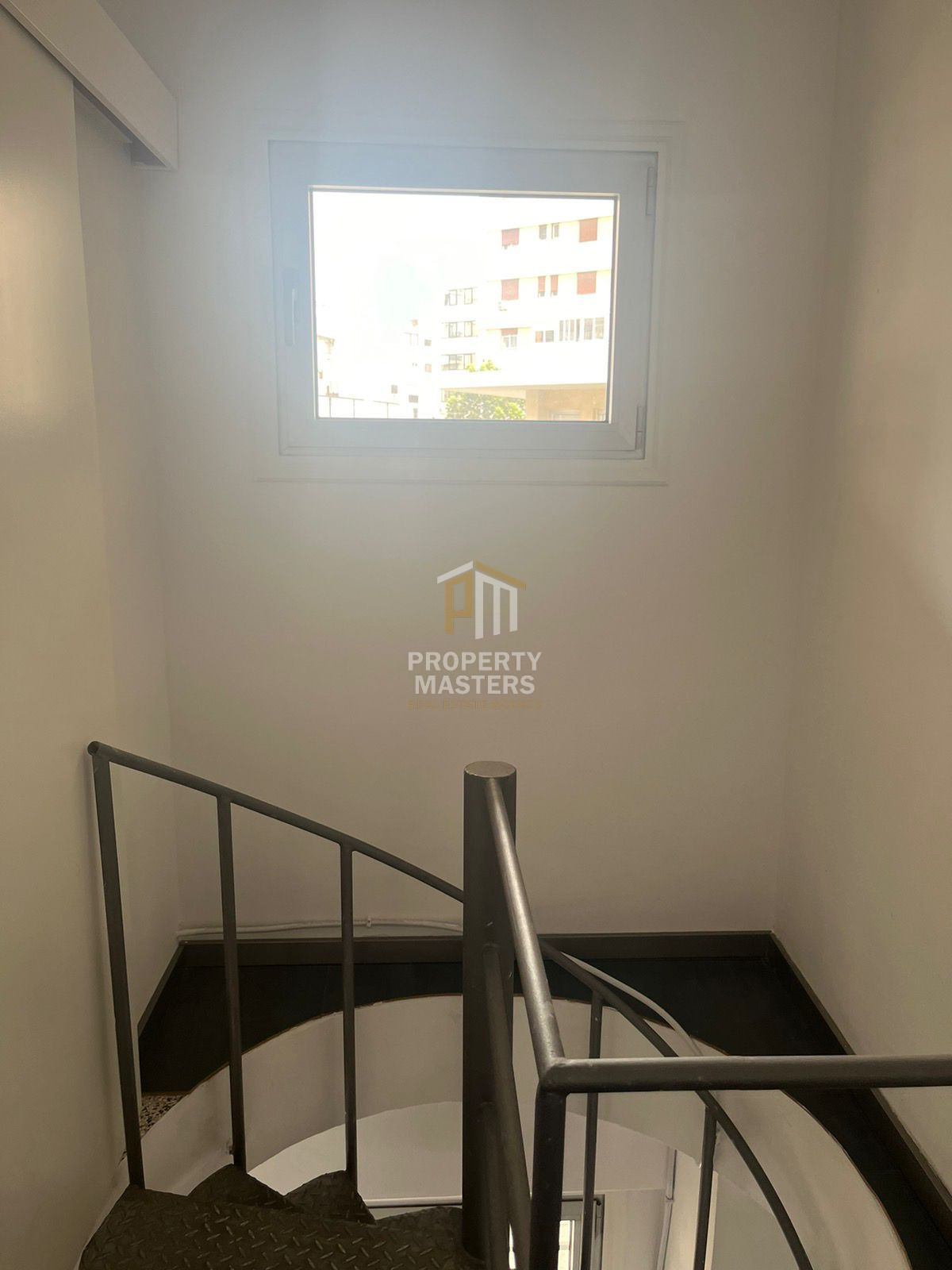Showroom in Strovolos — Agioi Omologites photo 7