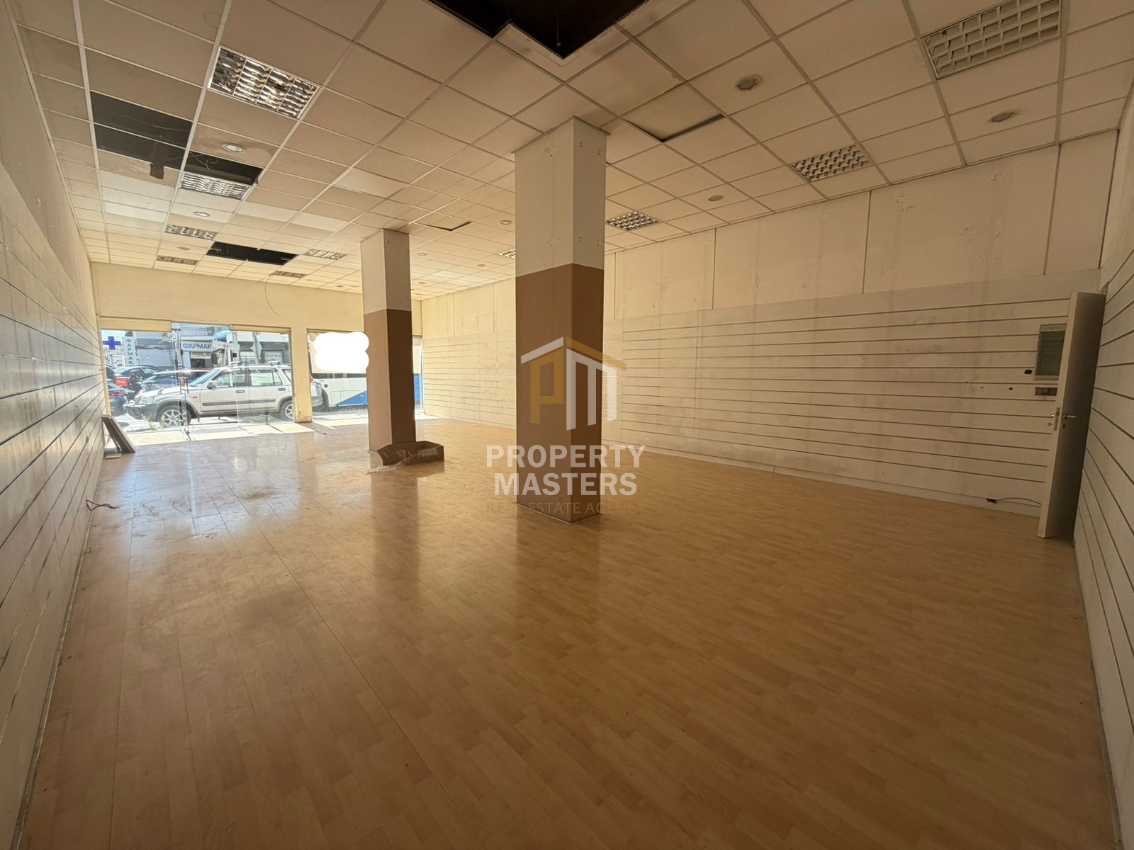 Showroom in Strovolos — Acropolis photo 2