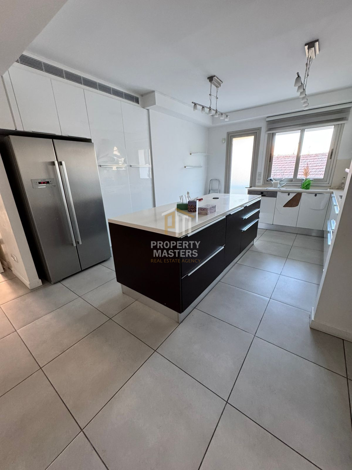 4 bedroom Apartment in Strovolos — Agioi Omologites photo 1
