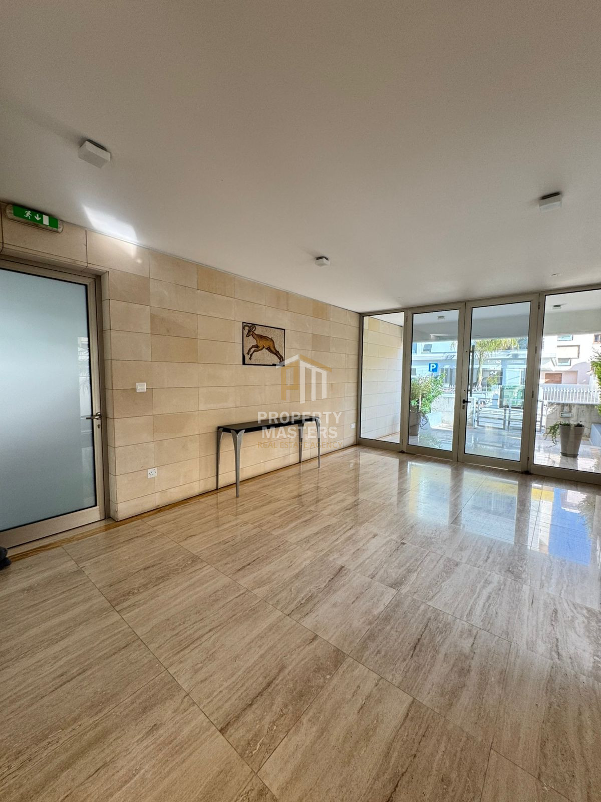 4 bedroom Apartment in Strovolos — Agioi Omologites photo 4