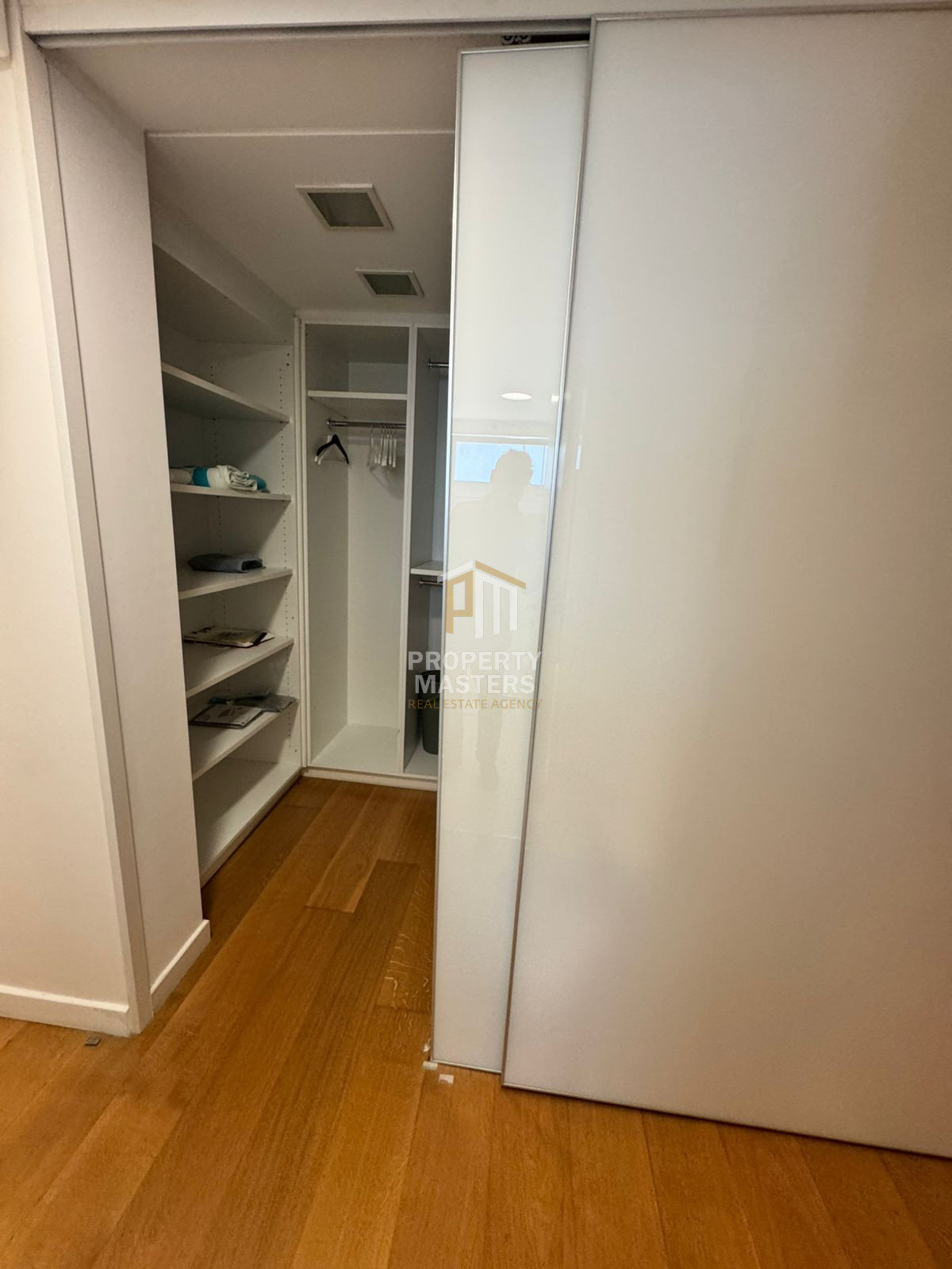 4 bedroom Apartment in Strovolos — Agioi Omologites photo 8