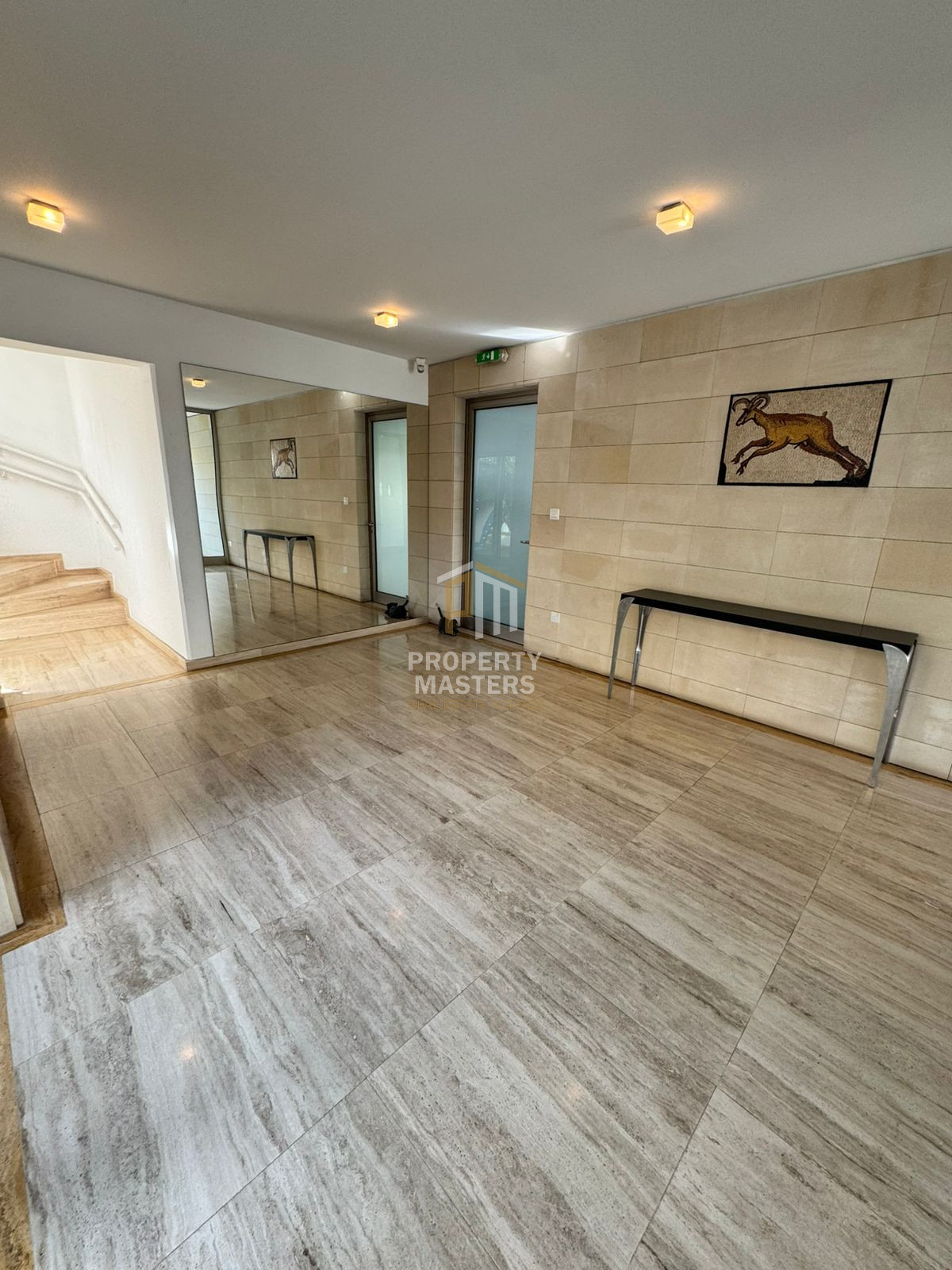 4 bedroom Apartment in Strovolos — Agioi Omologites photo 10
