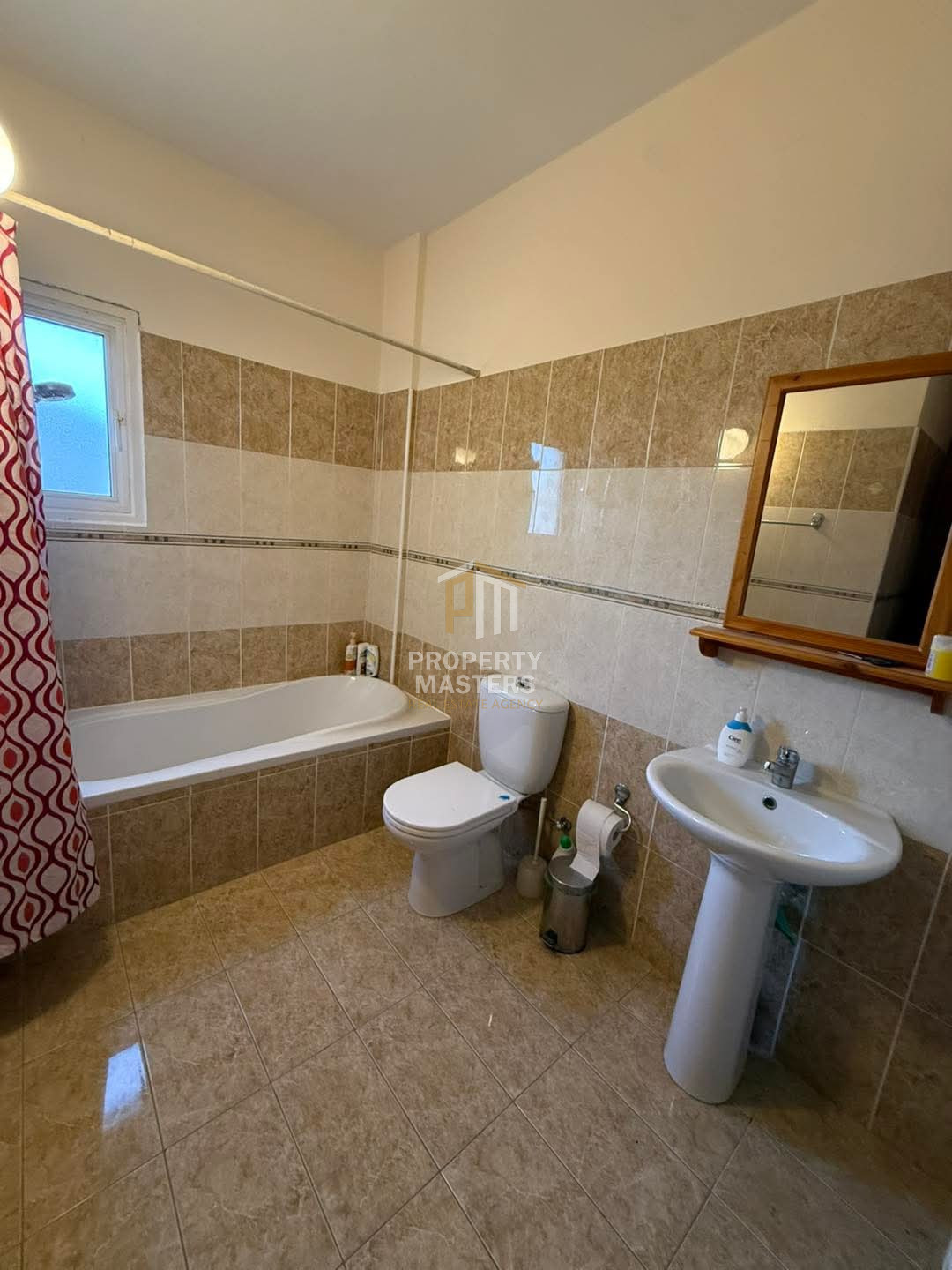 3 bedroom Detached House in Oroklini photo 9