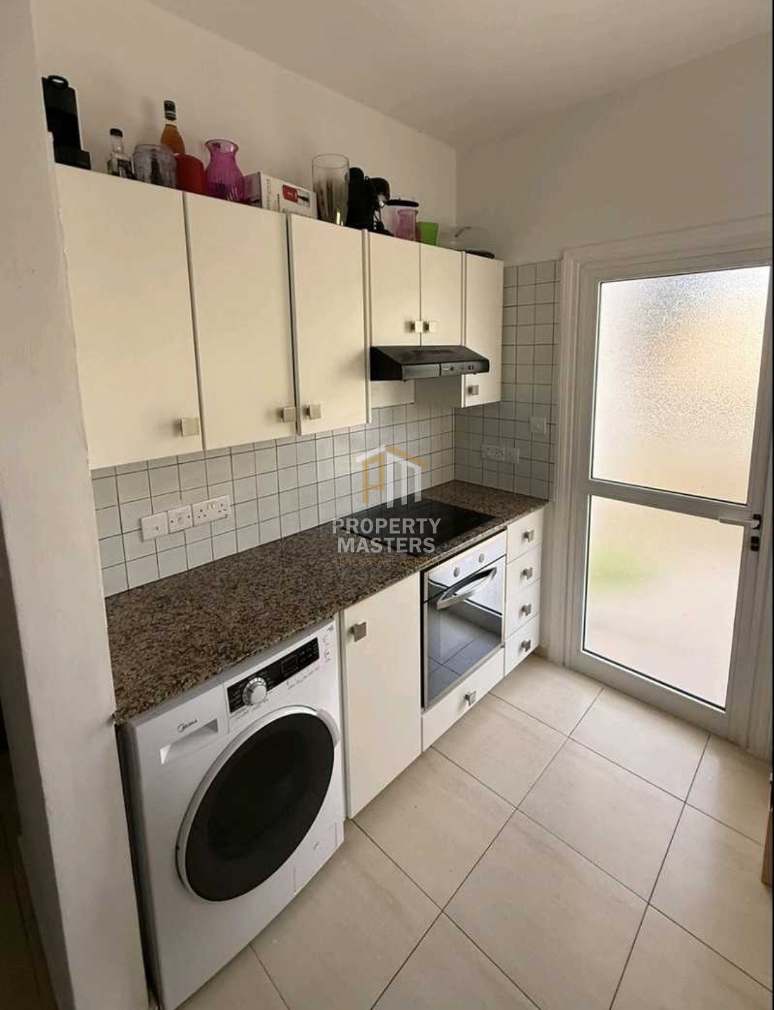 2 bedroom Apartment in Finikoudes photo 7