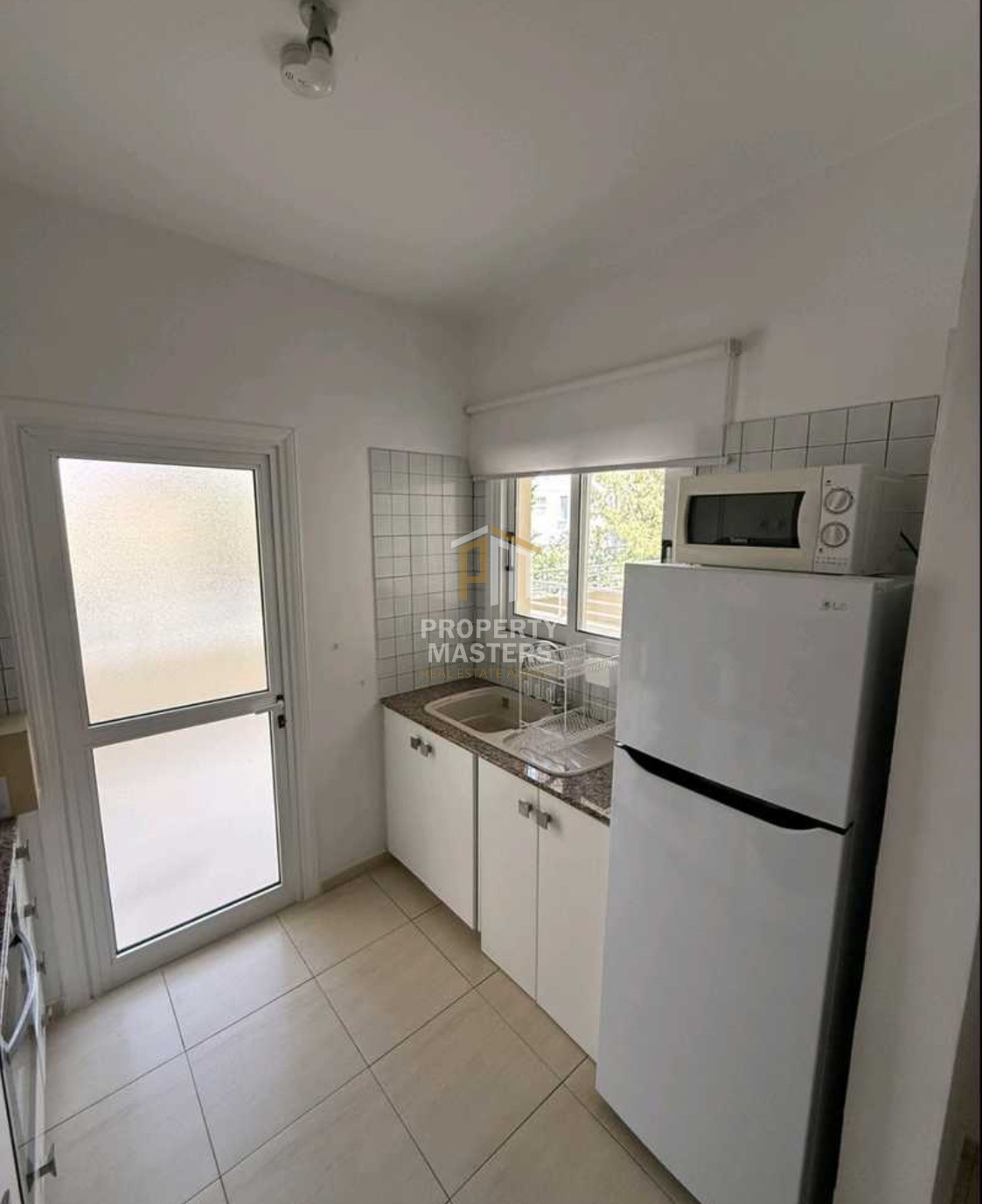 2 bedroom Apartment in Finikoudes photo 8