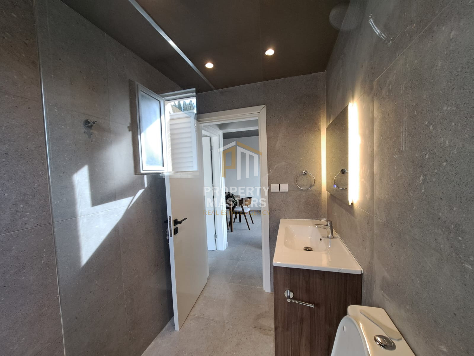 2 bedroom Apartment in Agios Dometios photo 3
