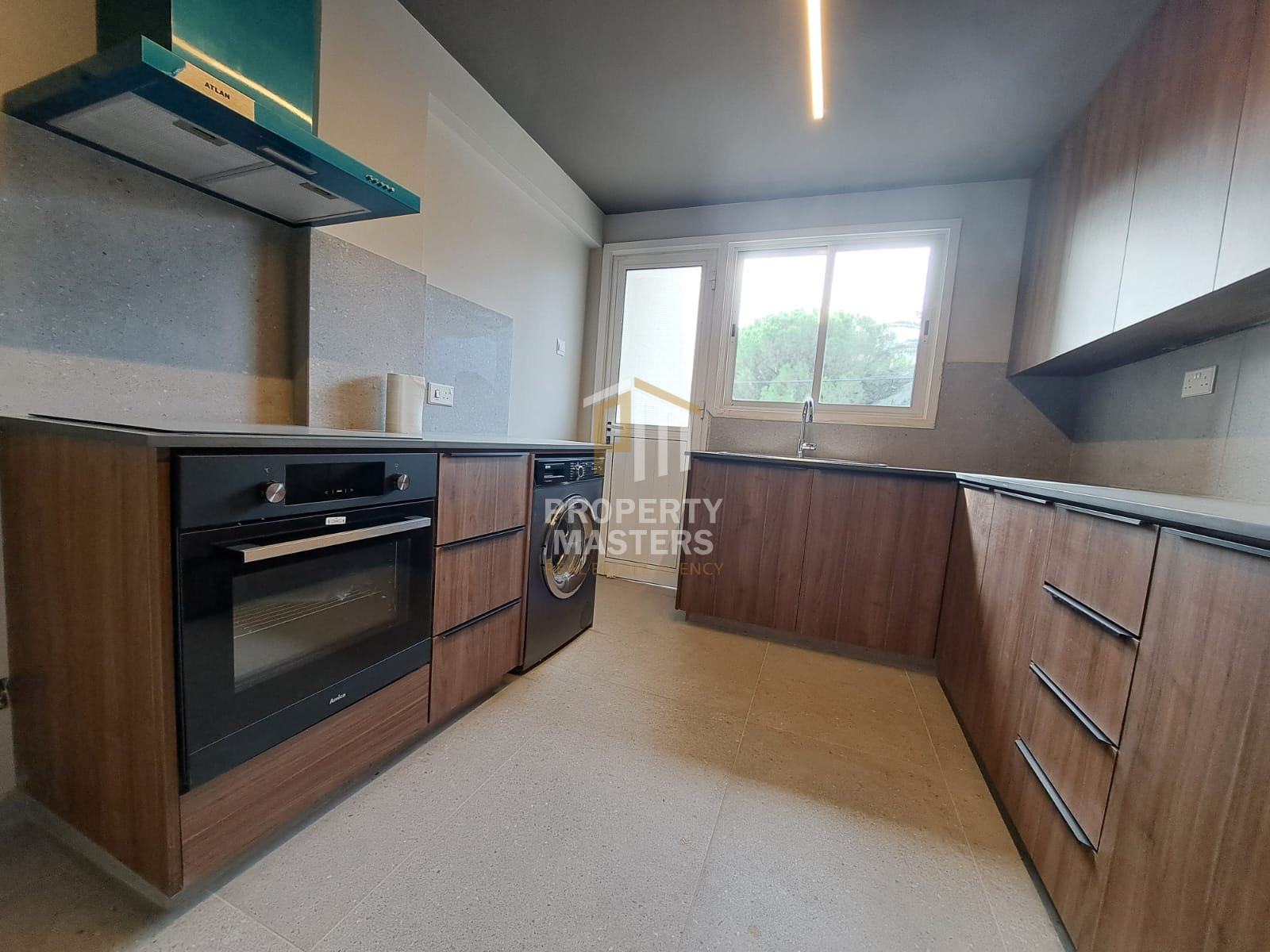 2 bedroom Apartment in Agios Dometios photo 2