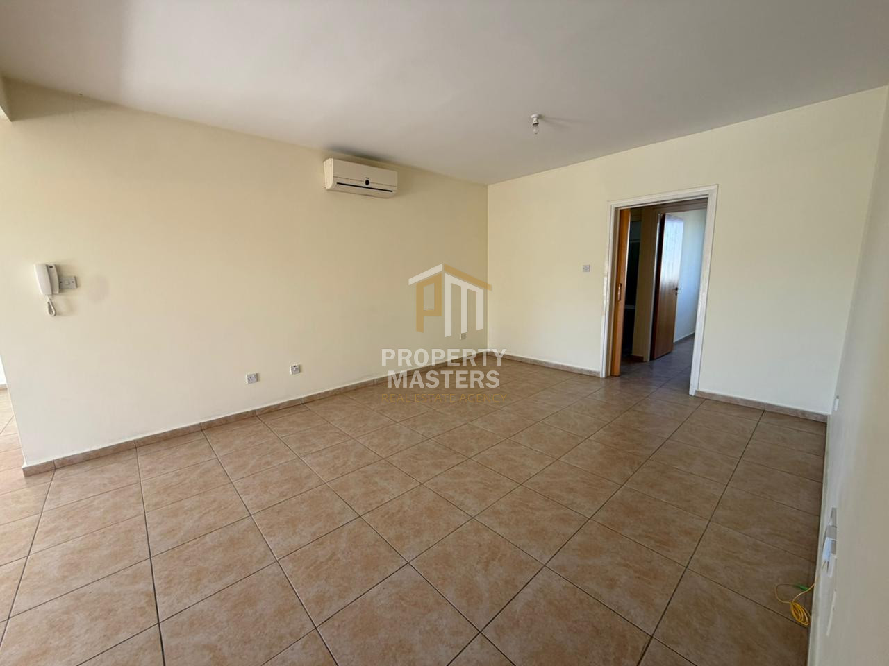 3 bedroom Apartment in Agios Dometios photo 3