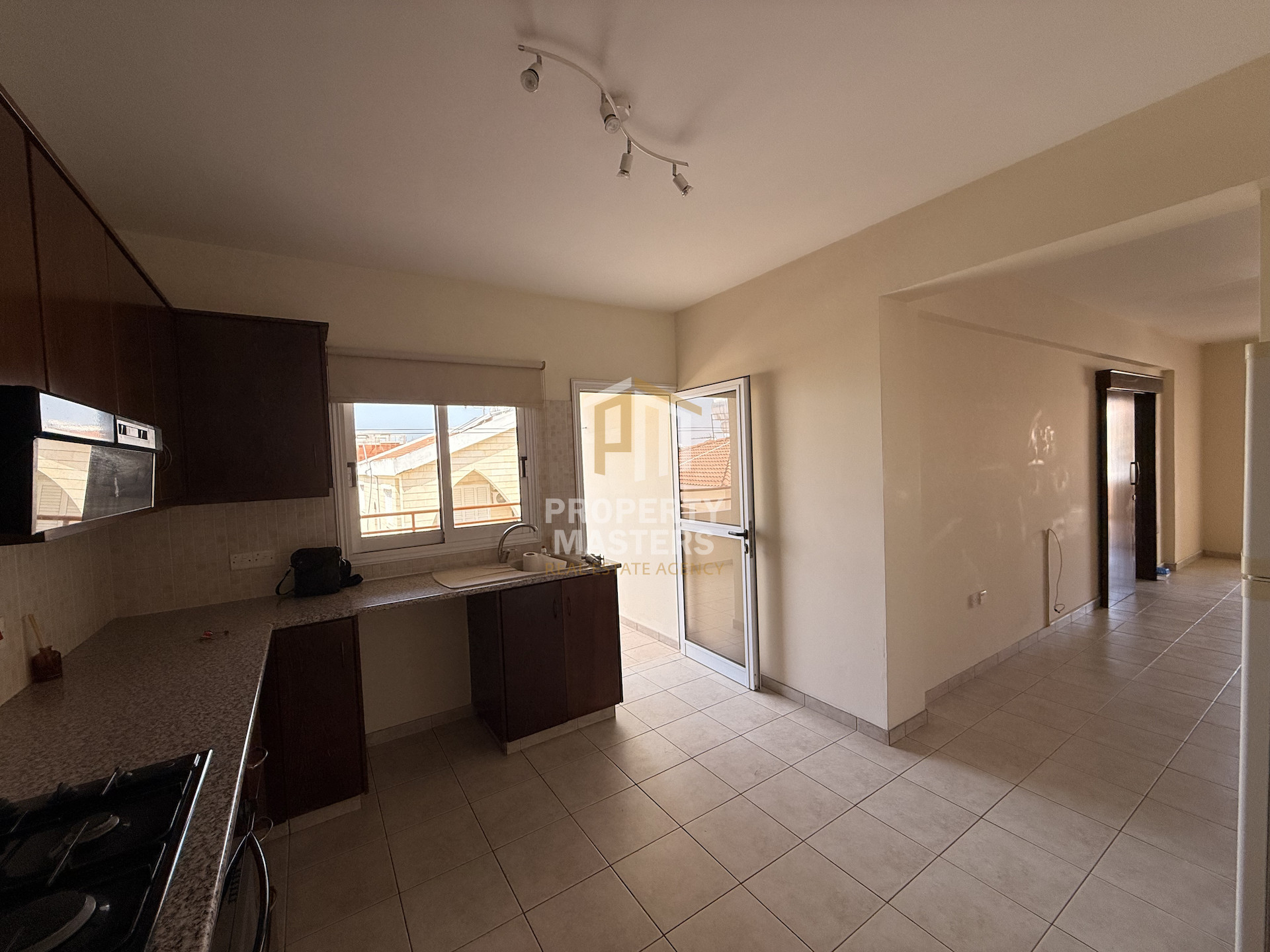 2 Bedroom Apartment near Metropolis Mall photo 2
