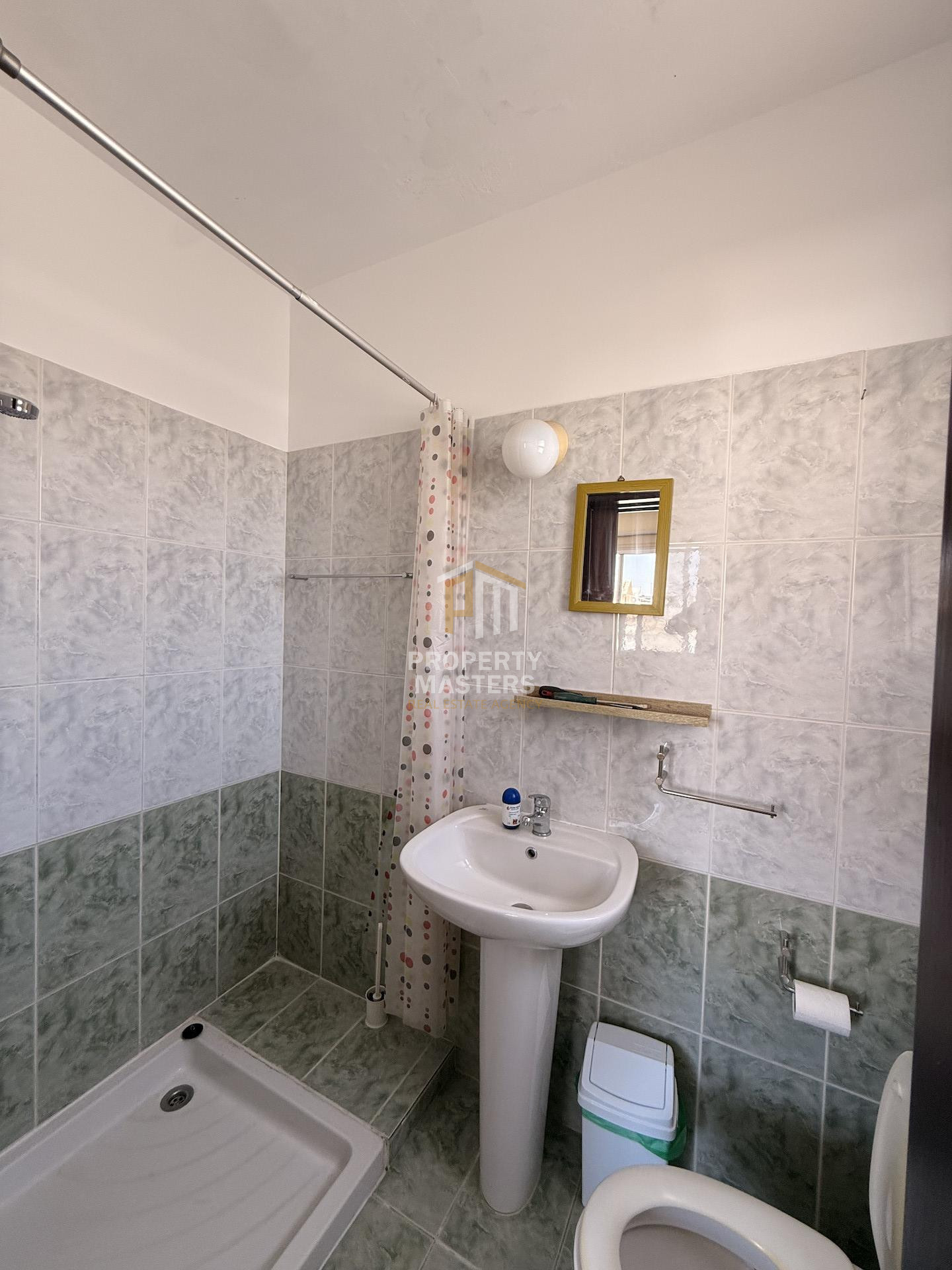 2 Bedroom Apartment near Metropolis Mall photo 5