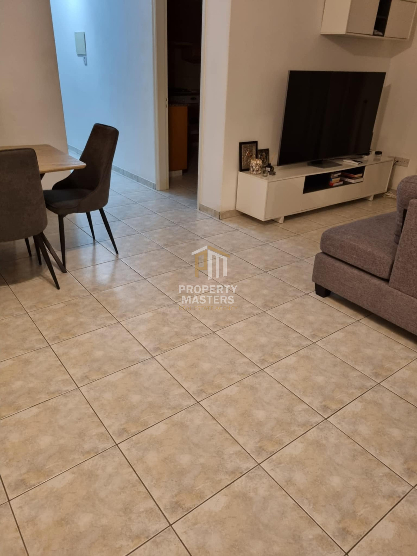 Spacious Two Bedroom Apartment in Metropolis Mall Area, Larnaca photo 3