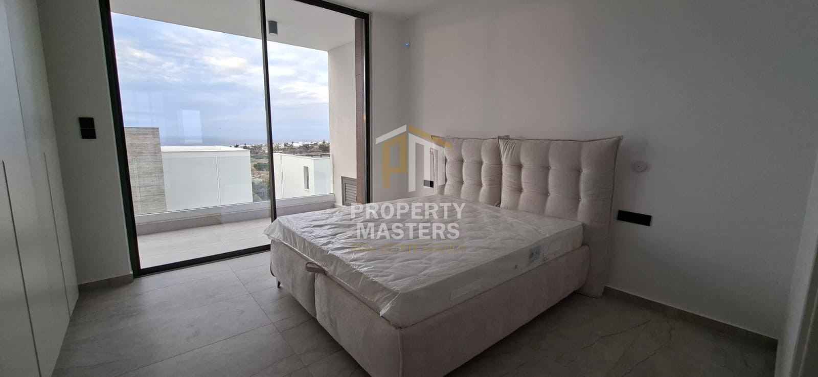 Luxury 3-Bedroom Villa with Private Pool in Chloraka photo 12