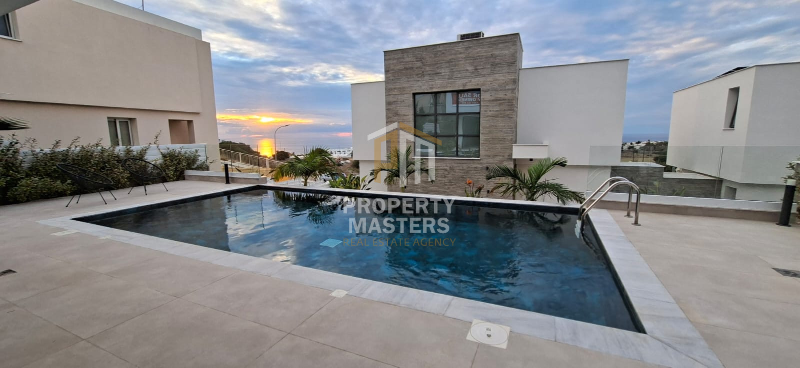 Luxury 3-Bedroom Villa with Private Pool in Chloraka photo 4