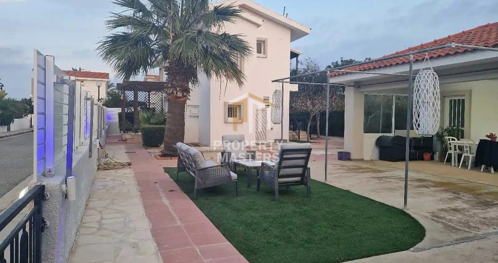 3 bedroom Detached House in Perivolia Larnakas photo 1