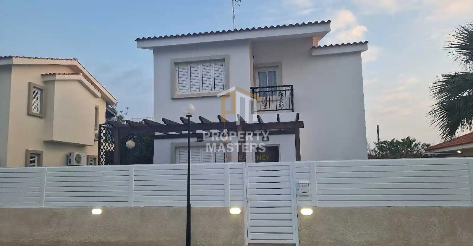 3 bedroom Detached House in Perivolia Larnakas photo 2