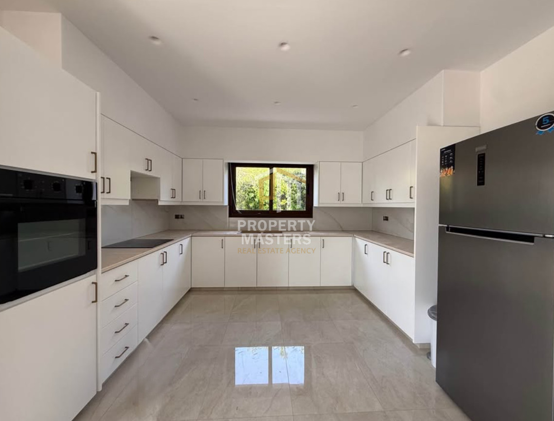 Renovated 4-Bedroom Villa with Private Pool in Peyia, Paphos photo 8
