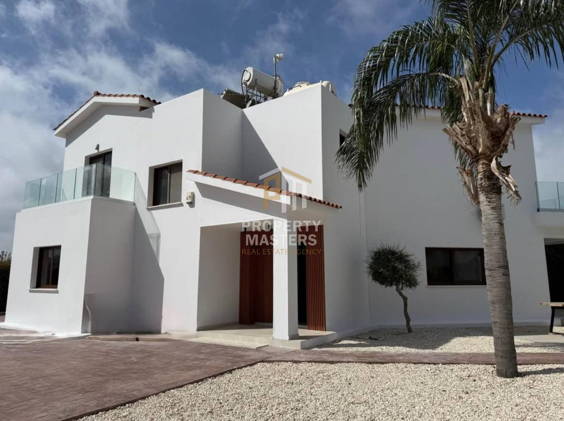 Renovated 4-Bedroom Villa with Private Pool in Peyia, Paphos photo 4