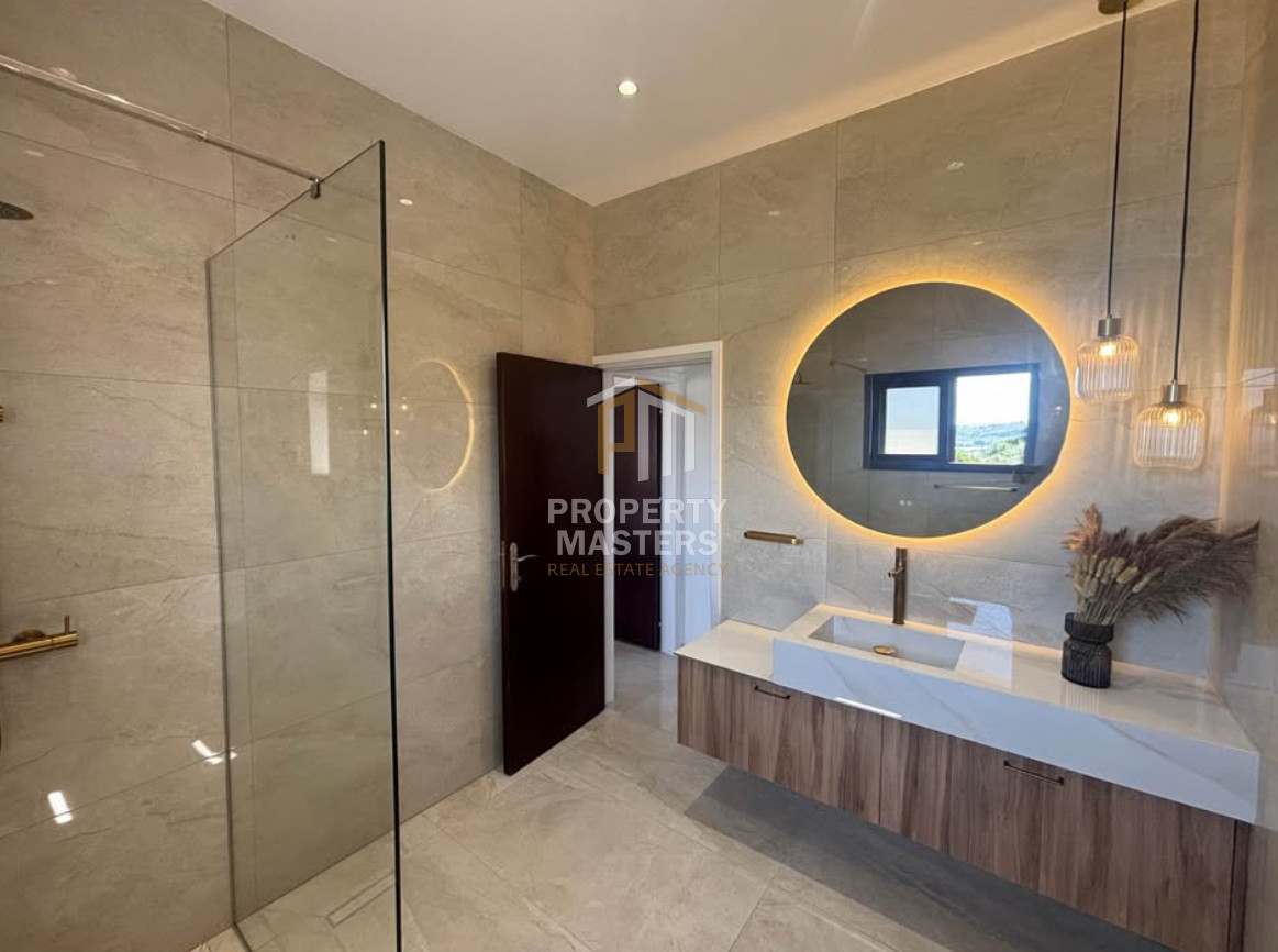 Renovated 4-Bedroom Villa with Private Pool in Peyia, Paphos photo 11