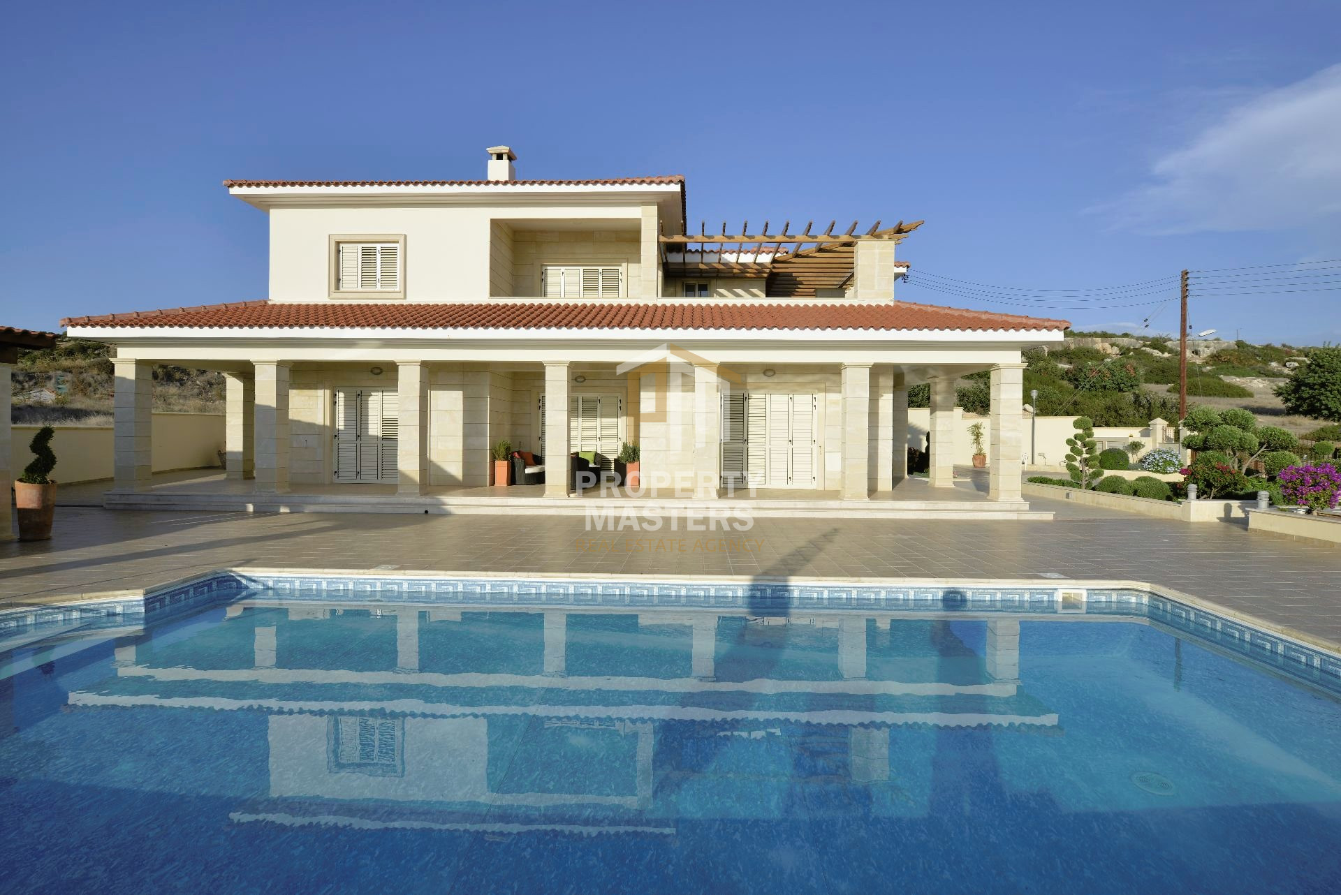 8 bedroom Detached House in SEA CAVES PEGEIA photo 1