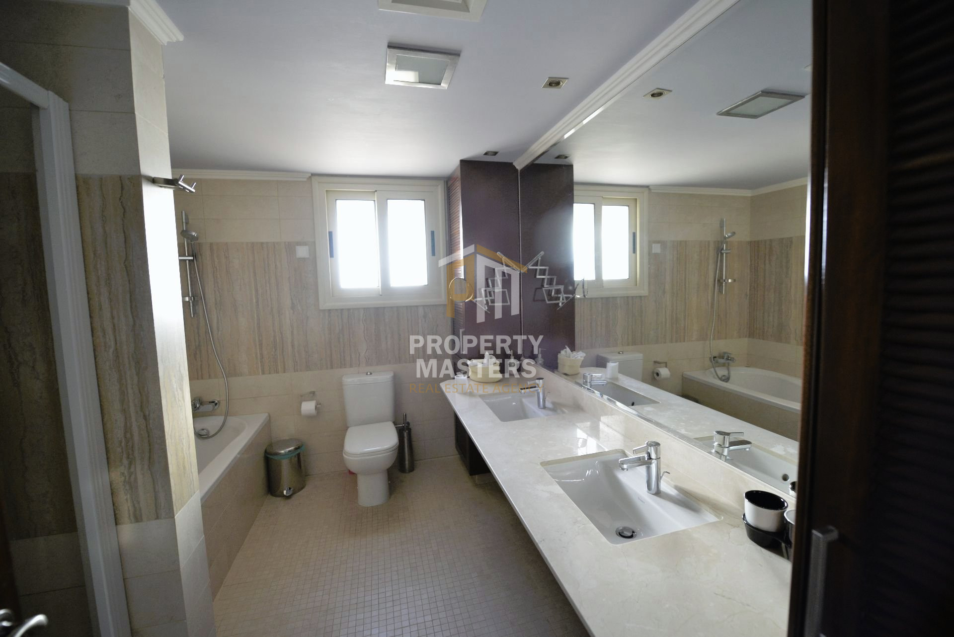 8 bedroom Detached House in SEA CAVES PEGEIA photo 13