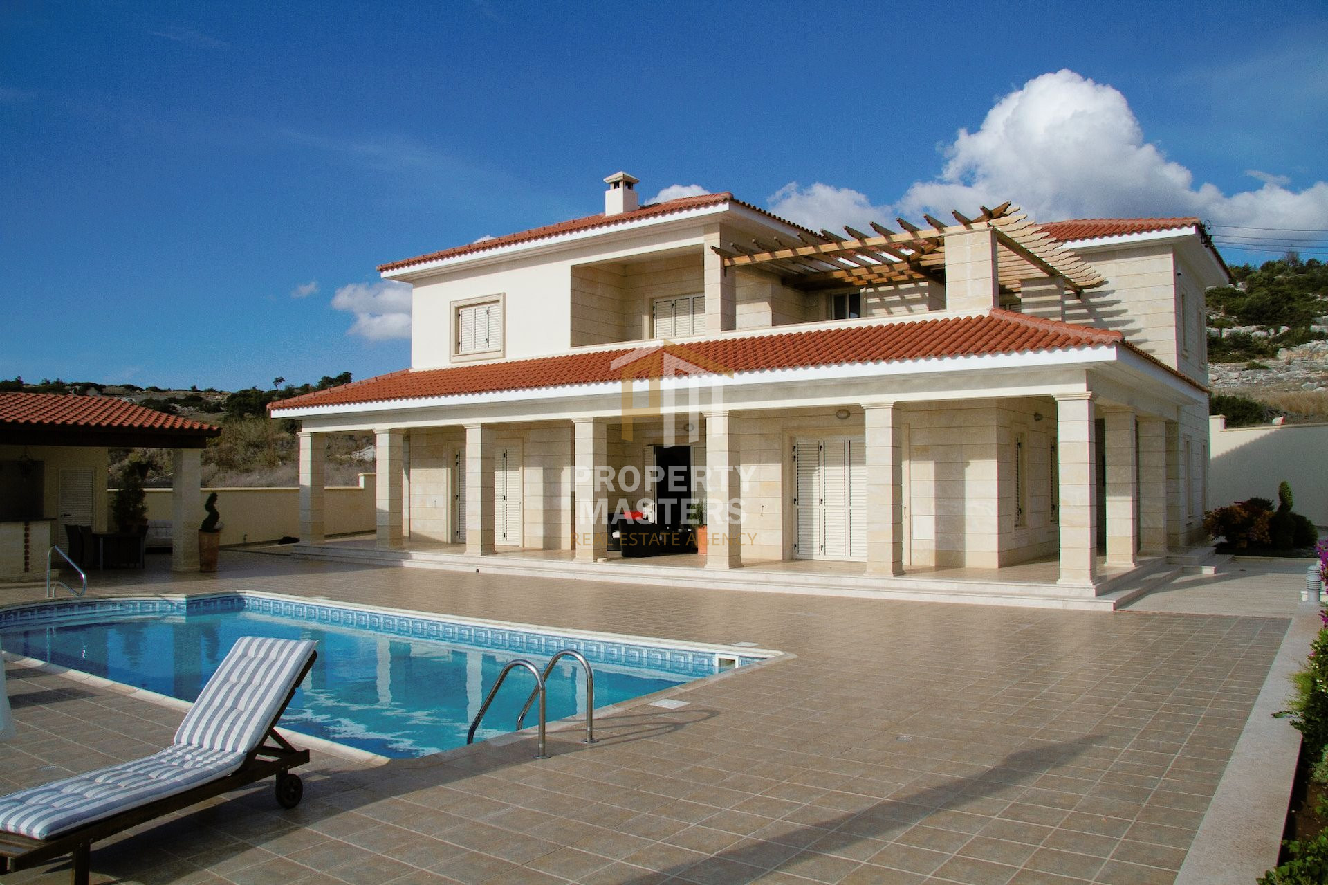 8 bedroom Detached House in SEA CAVES PEGEIA photo 3