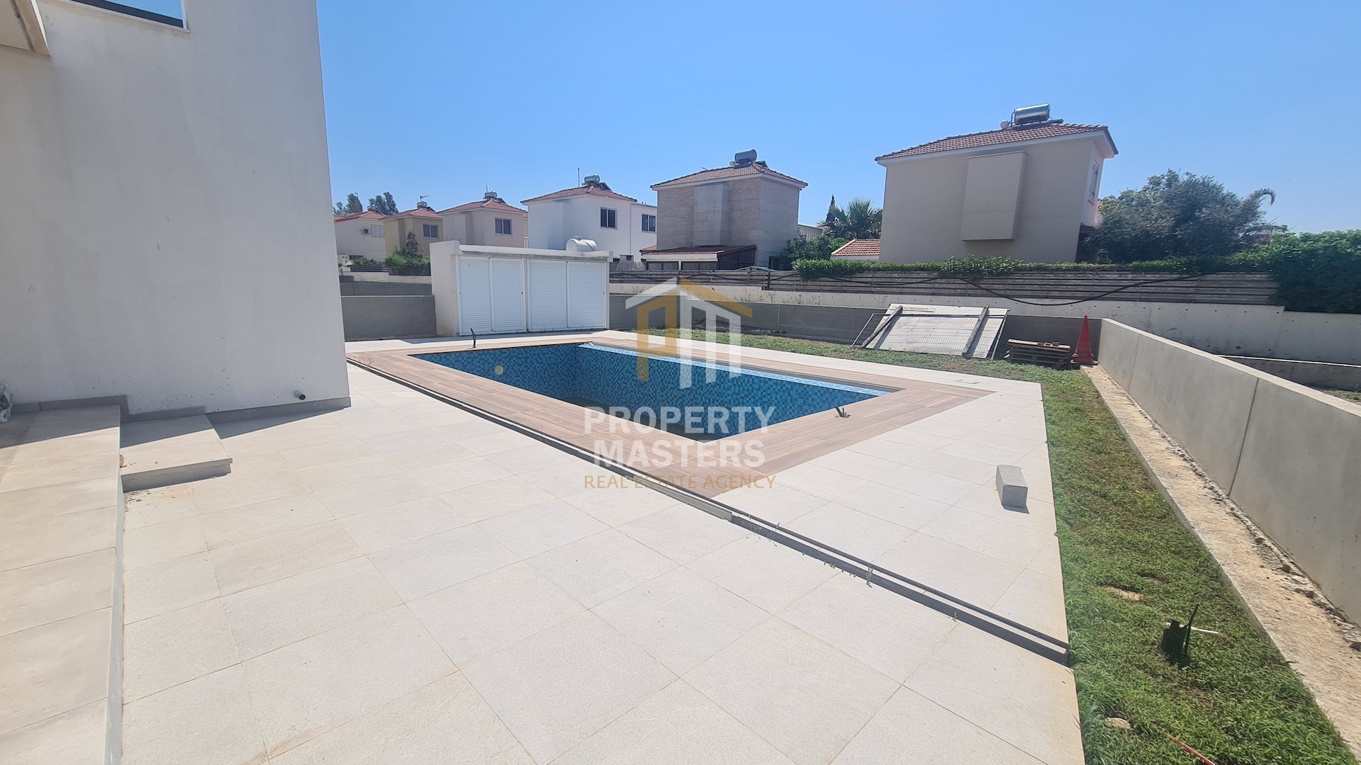 3 bedroom Detached House in Perivolia Larnakas photo 2