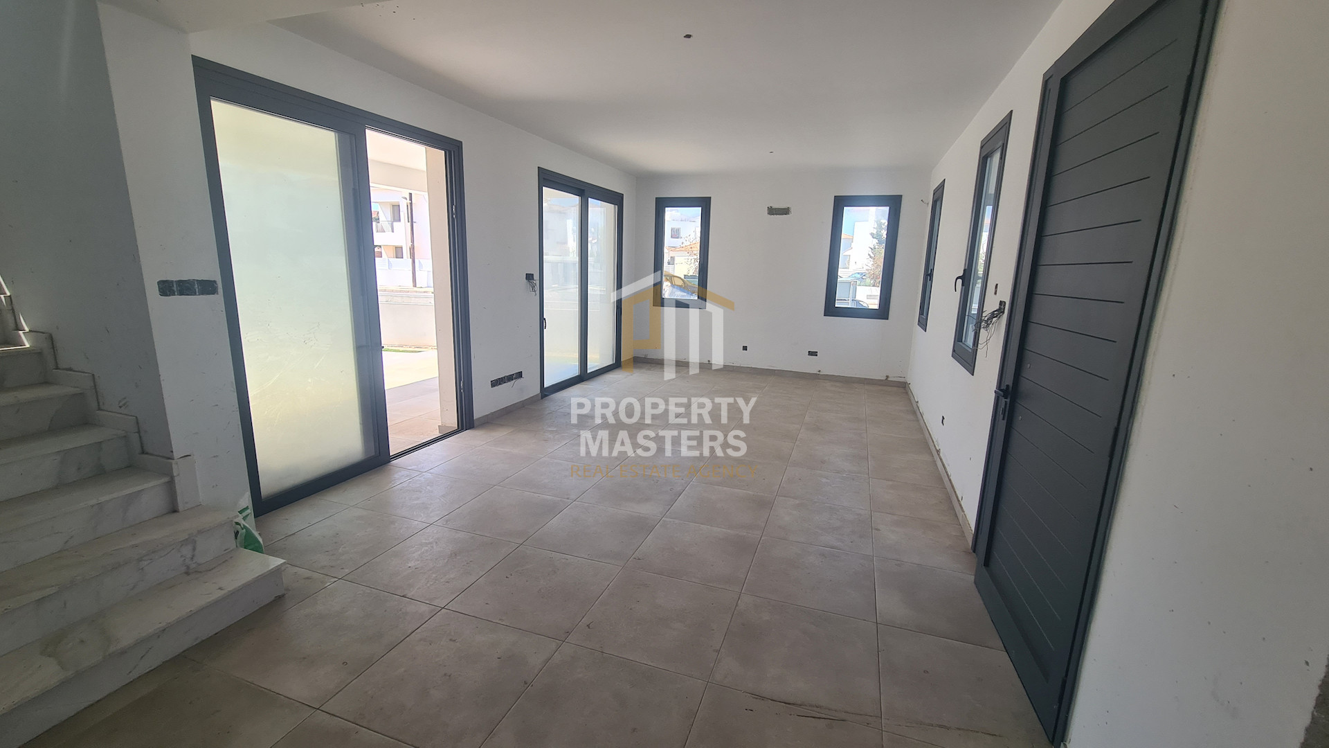3 bedroom Detached House in Perivolia Larnakas photo 4