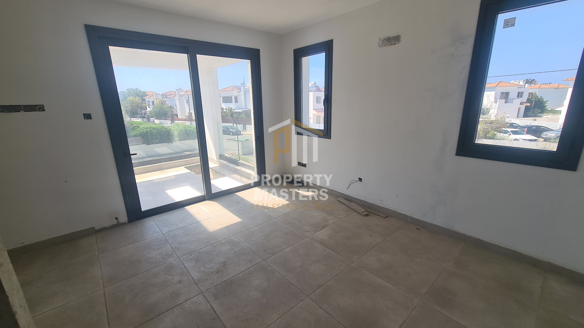 3 bedroom Detached House in Perivolia Larnakas photo 9