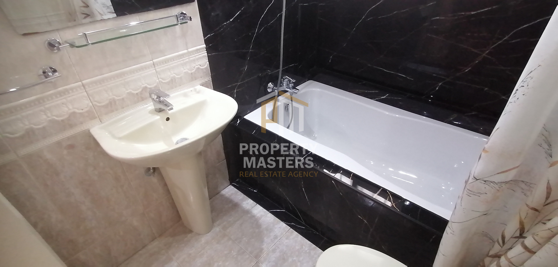 3 bedroom Apartment in Germasogeia Tourist Area photo 11