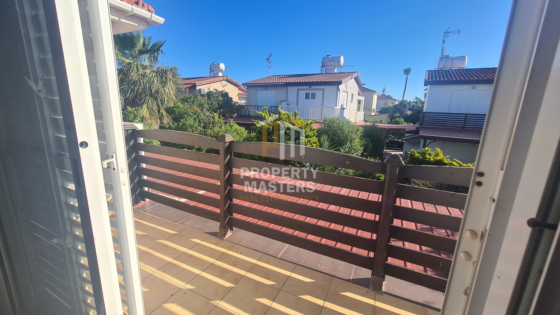 2 bedroom Semi-Detached House in Perivolia Larnakas photo 3