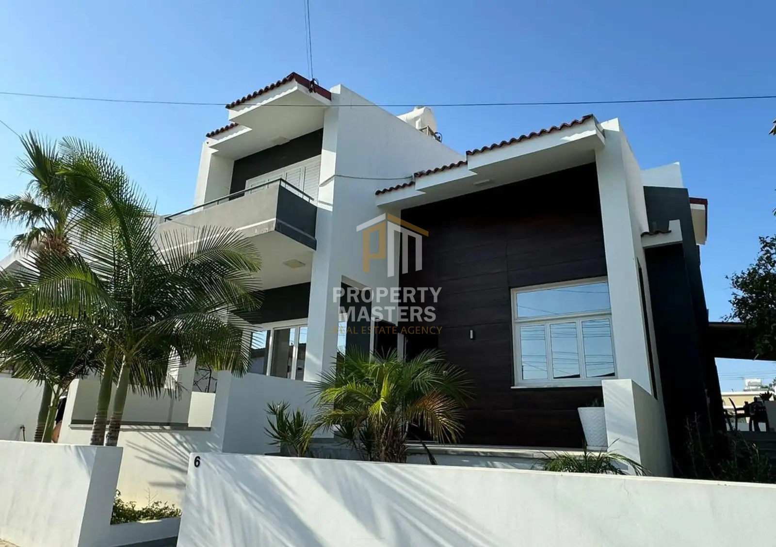 4 bedroom Detached House in Pyla photo 2