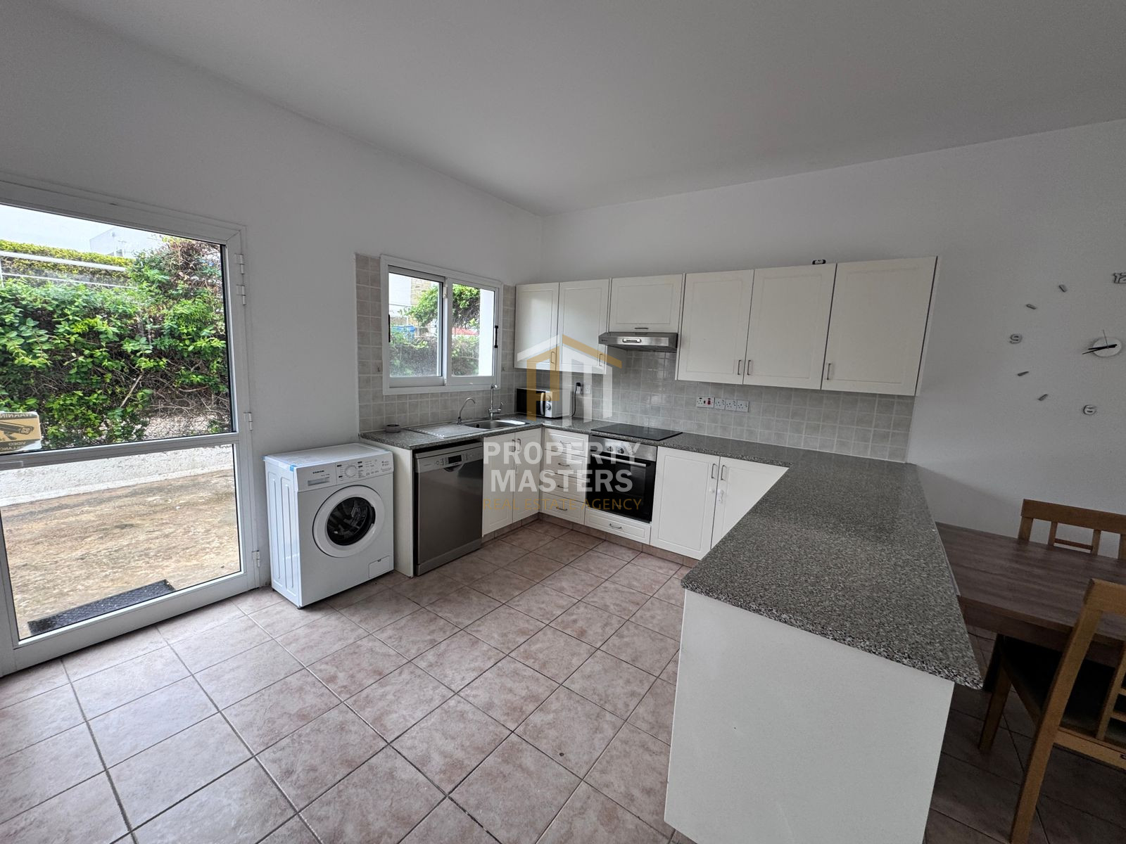 3 bedroom Detached House in Pegeia photo 5