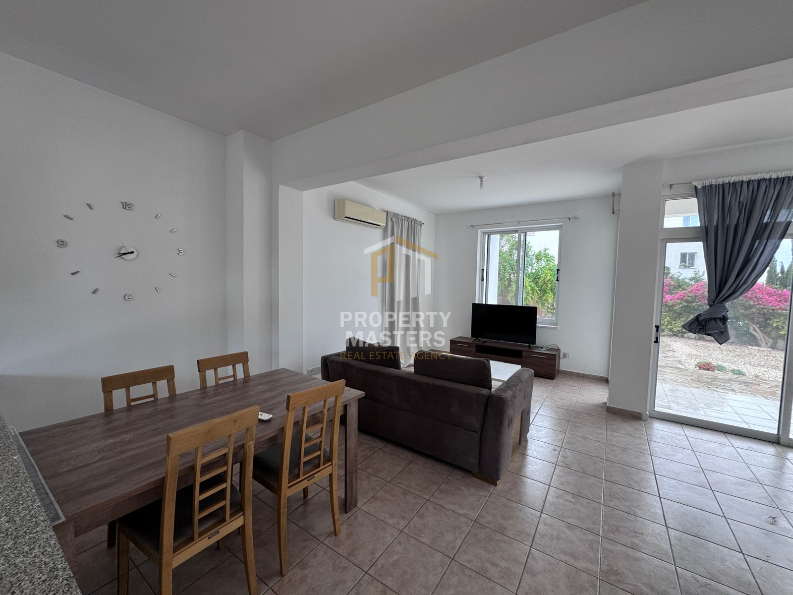 3 bedroom Detached House in Pegeia photo 4