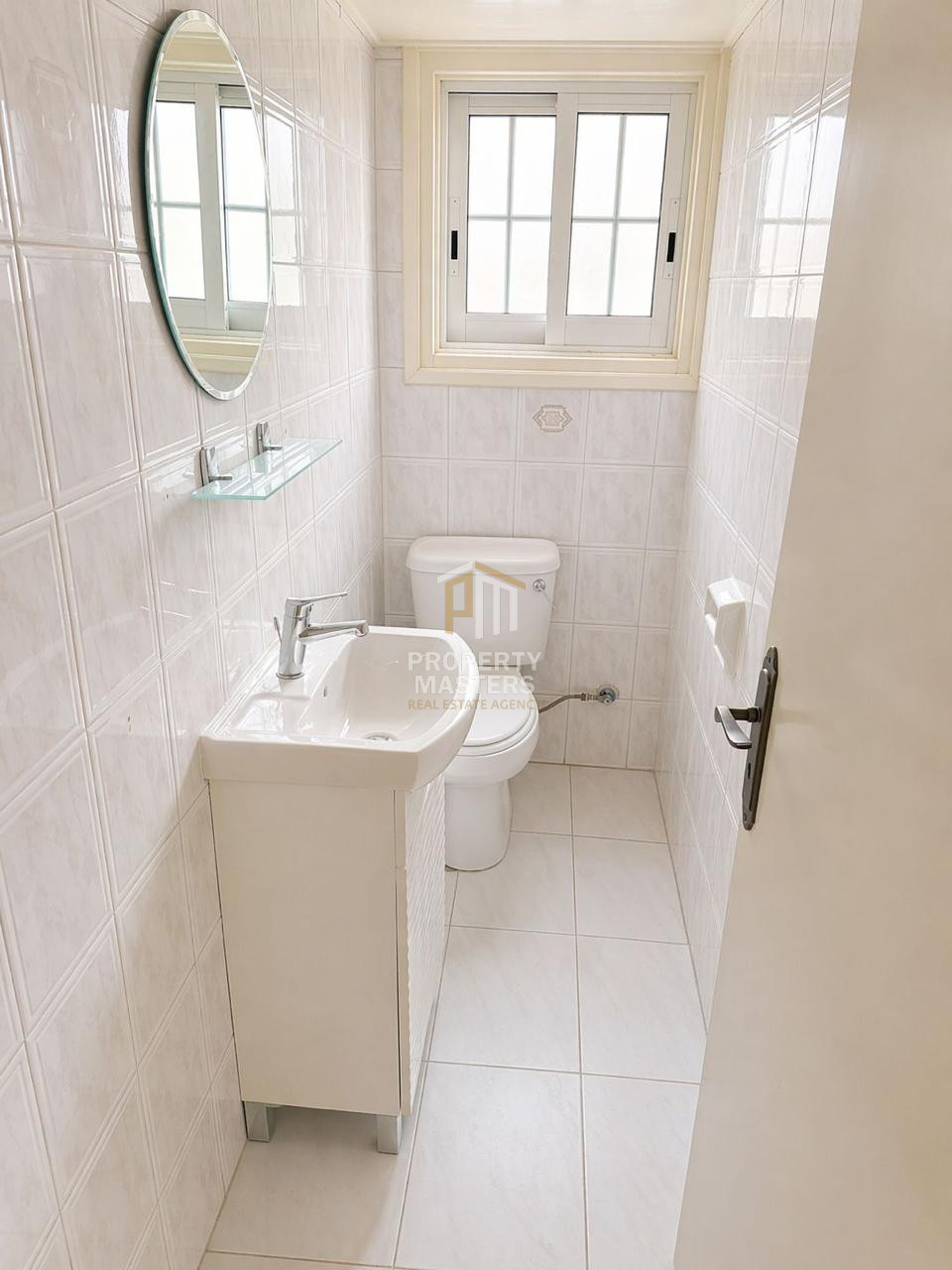 Spacious Unfurnished Three Bedroom Apartment in Palouriotissa, Nicosia photo 7