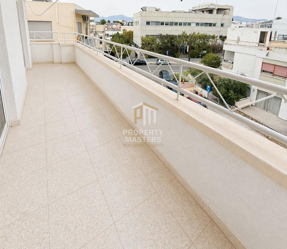 Spacious Unfurnished Three Bedroom Apartment in Palouriotissa, Nicosia photo 3
