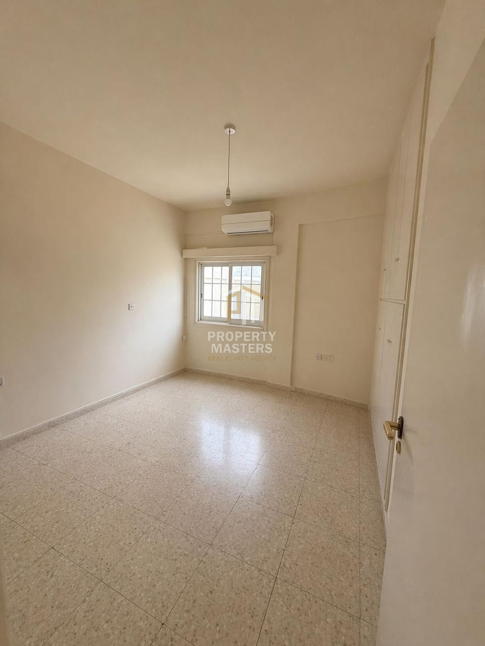 Spacious Unfurnished Three Bedroom Apartment in Palouriotissa, Nicosia photo 10