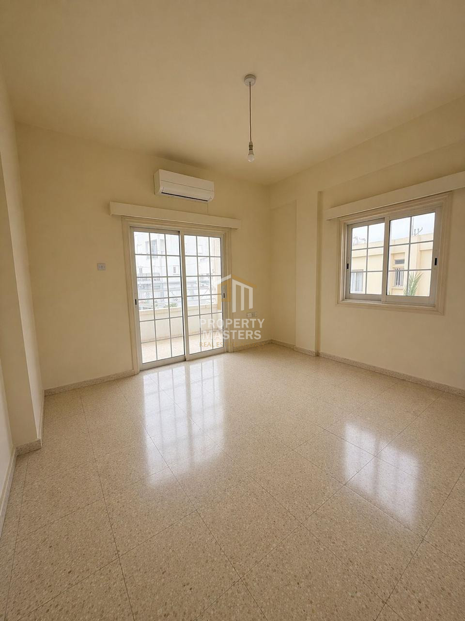 Spacious Unfurnished Three Bedroom Apartment in Palouriotissa, Nicosia photo 9