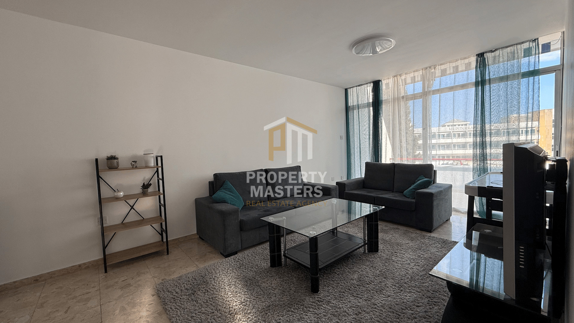 Modern Two Bedroom Apartment by the sea photo 9