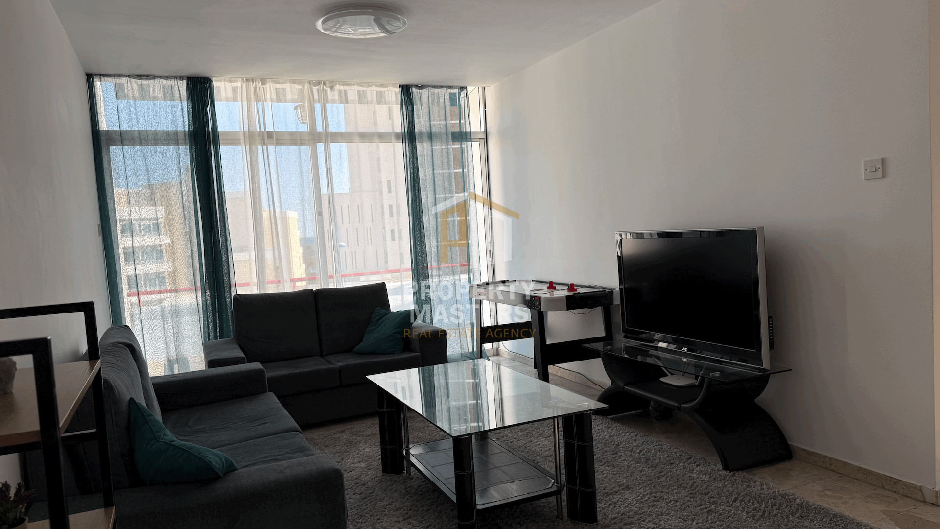 Modern Two Bedroom Apartment by the sea photo 8