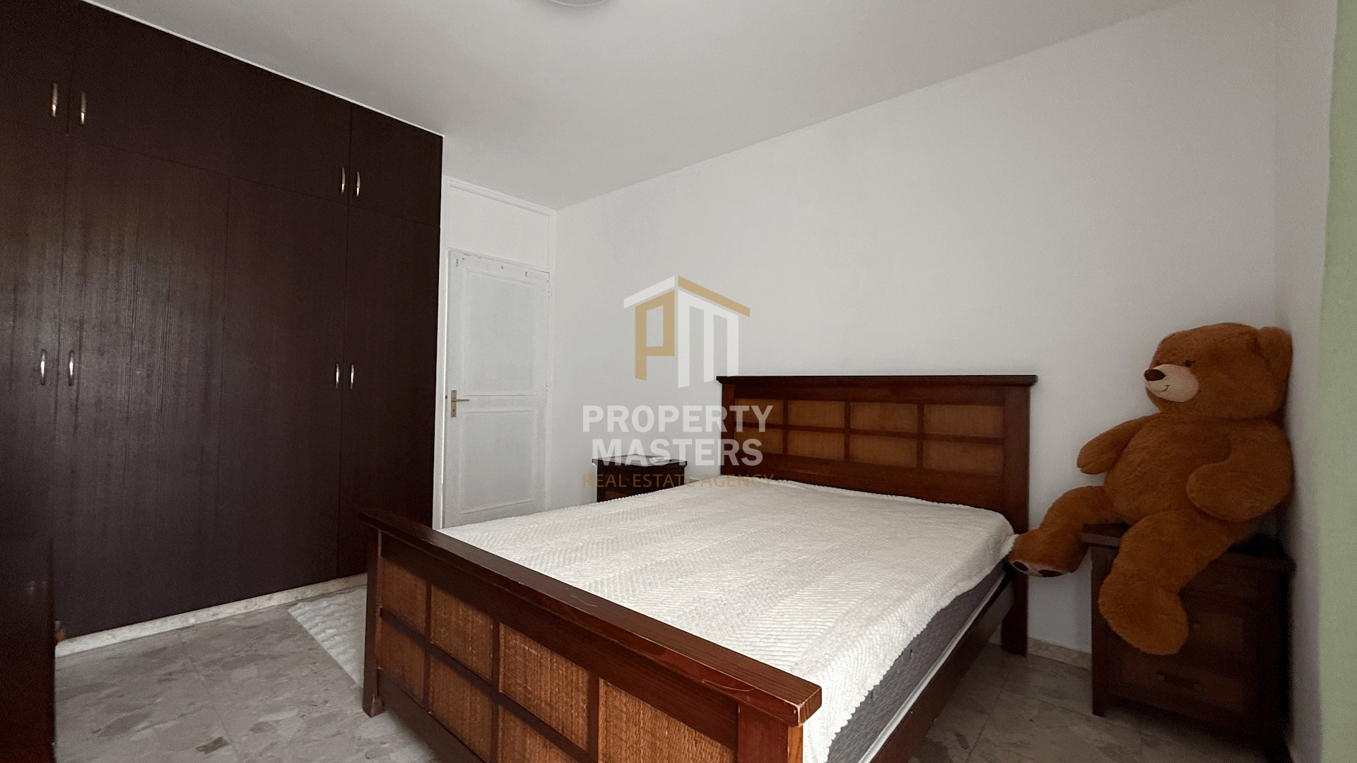 Modern Two Bedroom Apartment by the sea photo 13