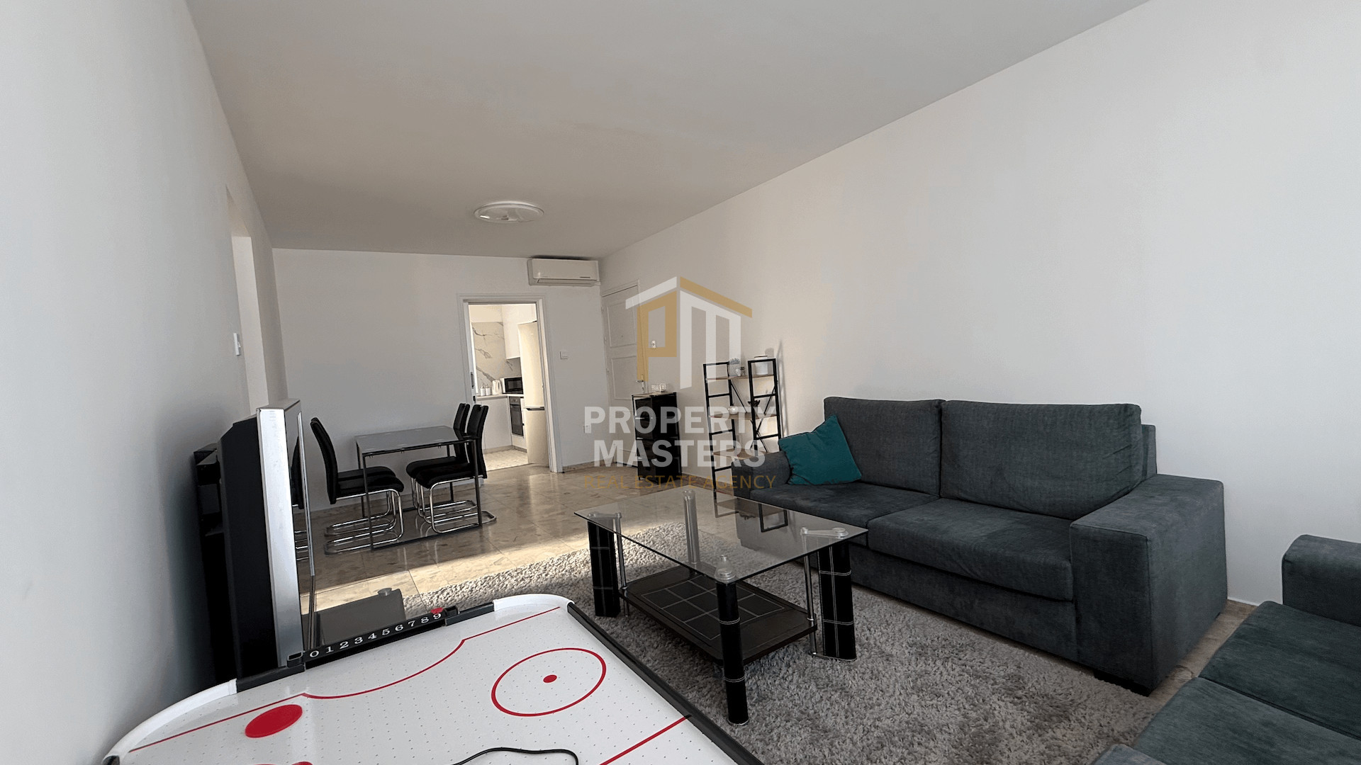 Modern Two Bedroom Apartment by the sea photo 10