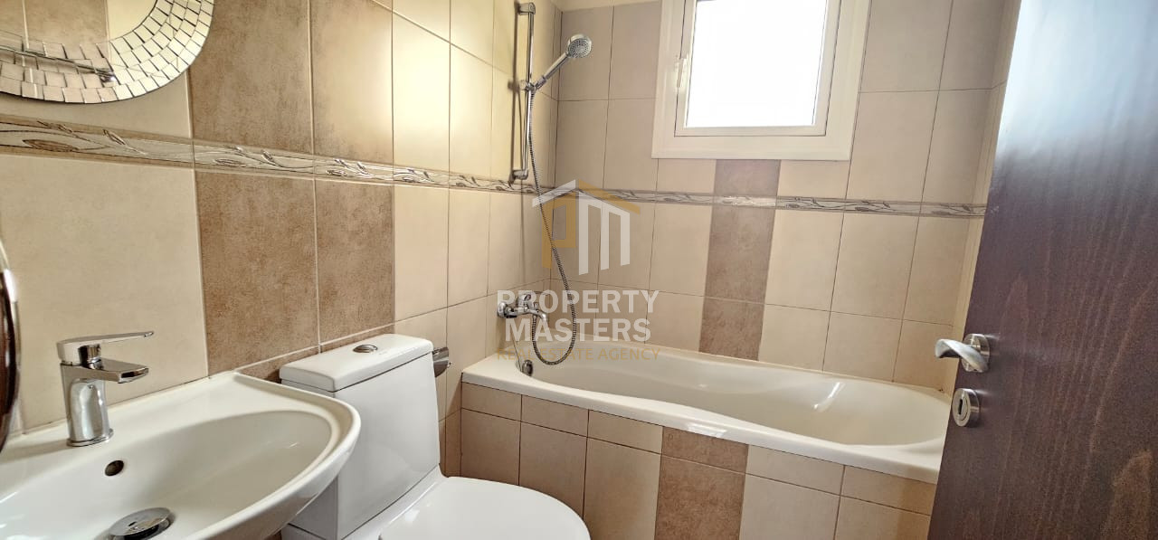 2 bedroom Apartment in Metropolis Mall photo 8