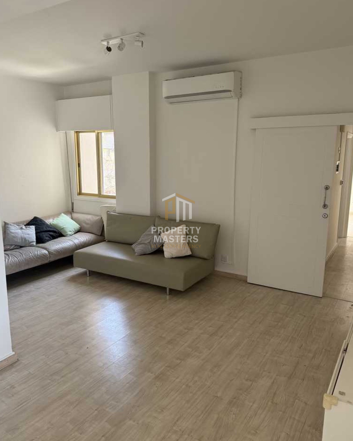 3 bedroom Apartment in Strovolos — Agioi Omologites photo 4