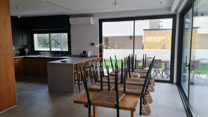 Detached house for sale 255 m² in Livadia Larnakas, Larnaca, Cyprus