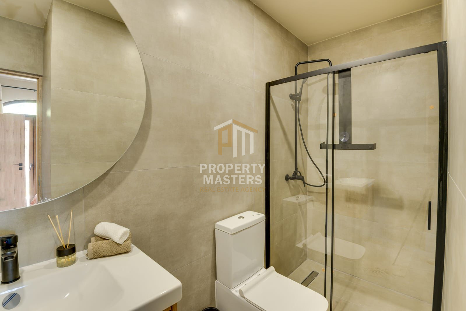 Modern Sea Front Villa in Paralimni photo 8