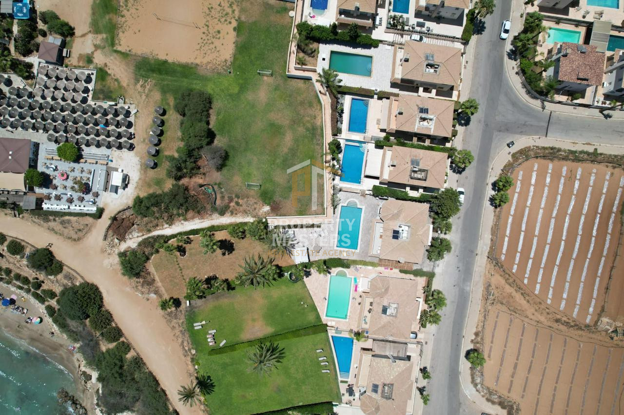 Modern Sea Front Villa in Paralimni photo 10