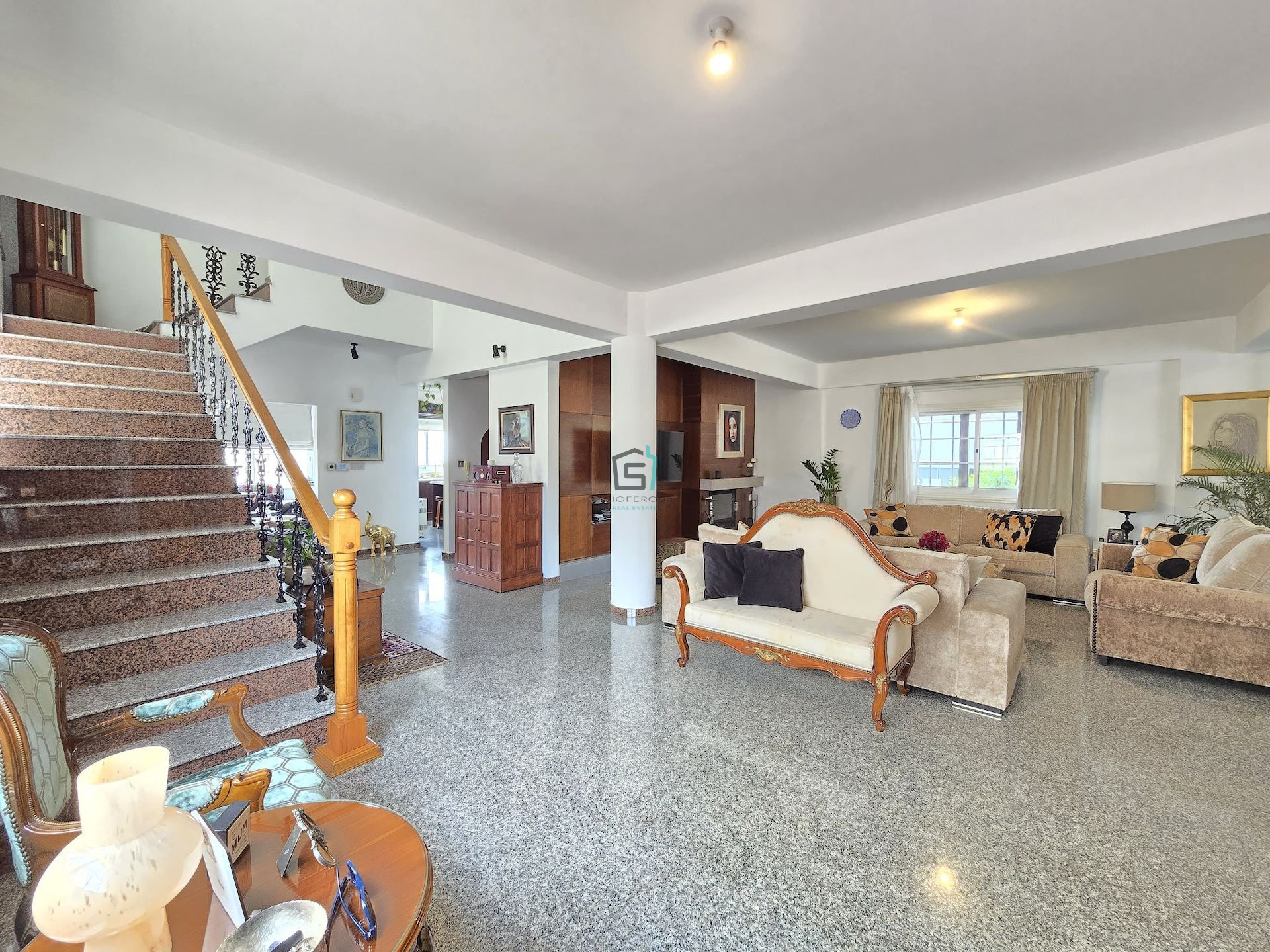 SPACIOUS 4 + 1 Bedroom House - PANTHEA - 2