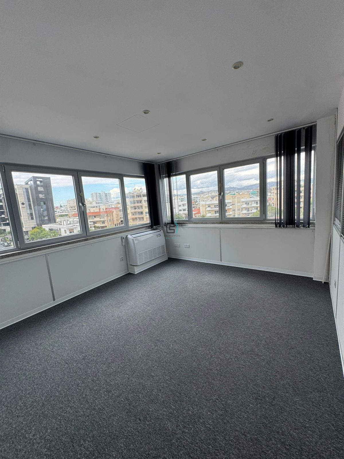 Prime Top-Floor Office Space on Makarios Avenue, Limassol - 275 sqm - 3