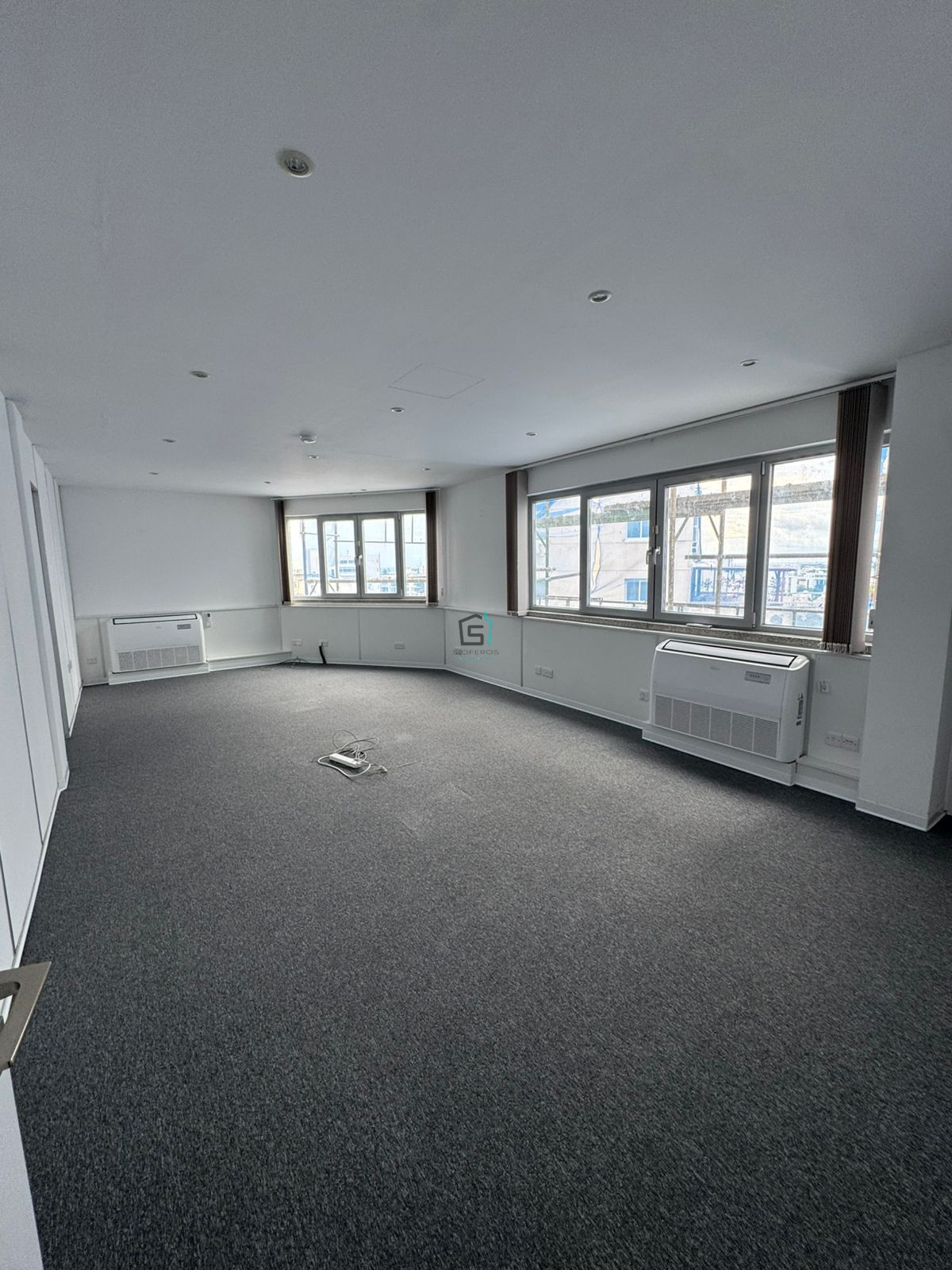 Prime Top-Floor Office Space on Makarios Avenue, Limassol - 275 sqm - 4