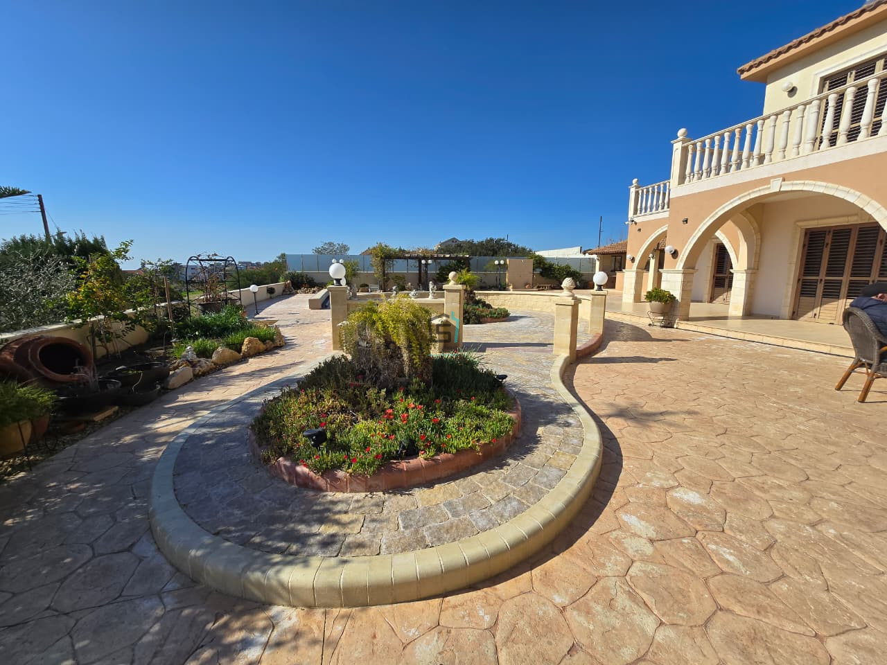 Fabulous 5 Bedroom SEA VIEW Home - Agios Athanasios - 2